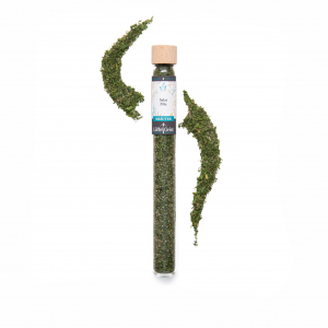 Salat Mix Kräuter im Reagenzglas